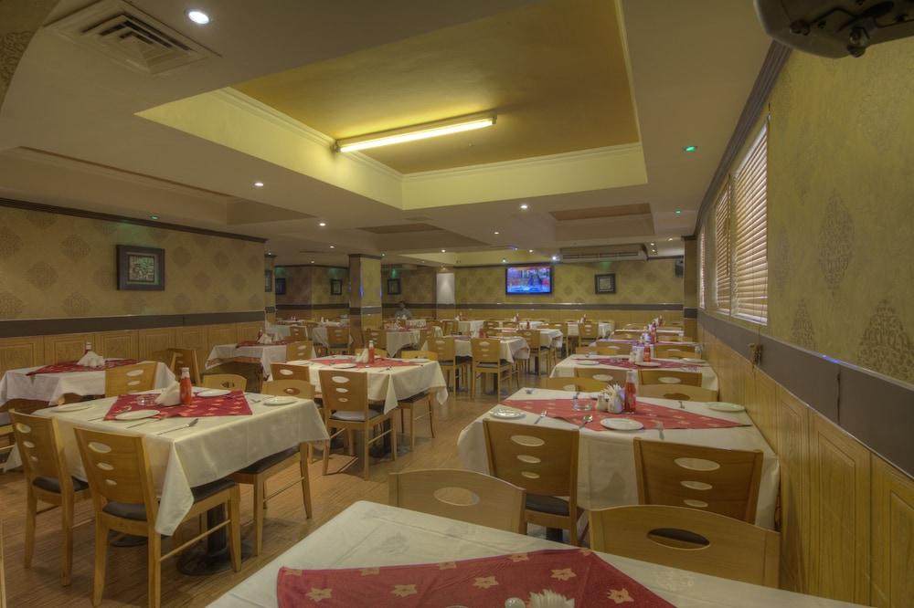 Hyde Park Hotel Dubaï Extérieur photo